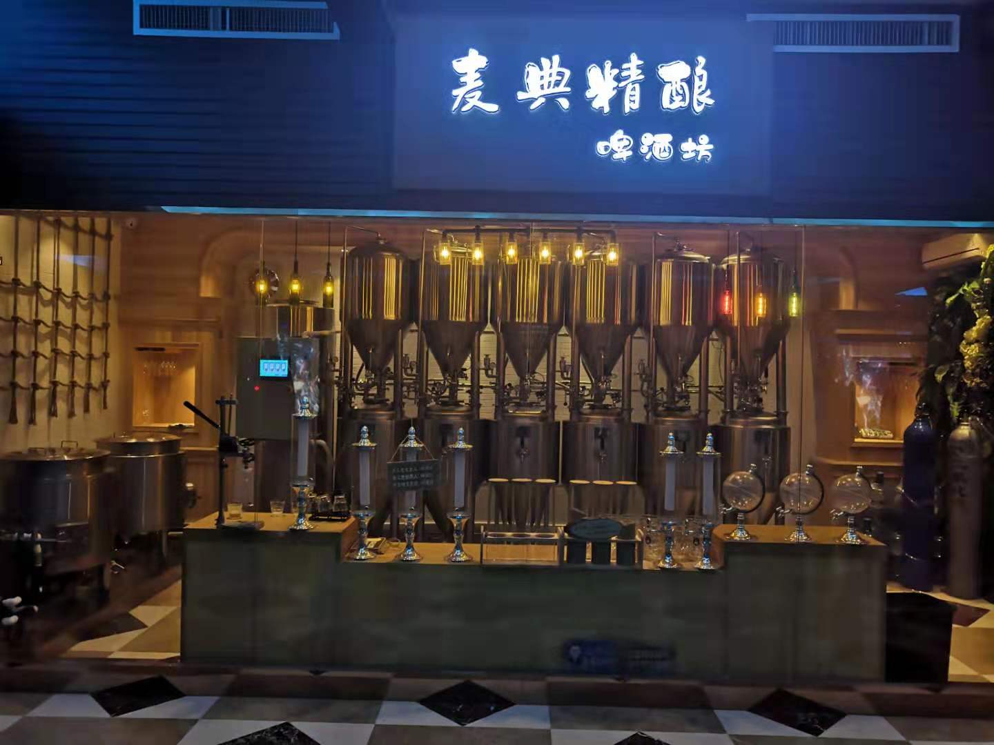 酒店精釀啤酒設備--山東豪魯
